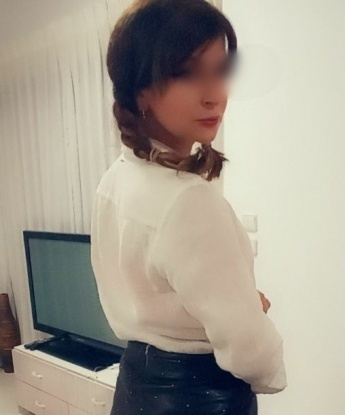 С опытом и страстью я готова сделать нашу встречу незабываемой! 💋
Мои услуги включают все, что ты можешь себе представить: классический и эротический массаж, оральный и классический секс, а также фантазии и ролевые игры. 🌟
Мне очень важно, чтобы ты чувствовался комфортно и удовлетворен каждой минутой нашего времени вместе. 🌹
У меня есть отличные отзывы от моих предыдущих клиентов, которые говорят о моем профессионализме и подлинной страсти. 🔥
Фото, которые ты видишь, полностью соответствуют реальности, и я уверена, что тебе понравится моя нежная внешность. 💃
Не упускай возможность встретиться со мной и погрузиться в мир наслаждения и страсти. Живу в Москве, и с нетерпением жду твоего звонка. ✨ Кара