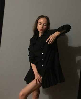 💋 Мои услуги обширны и насыщены страстью: классический и эротический массаж, глубокий минет, секс в разных позах, ролевые игры и многое другое. Мои возможности не ограничены, воплотим все твои фантазии в реальность!
💌 Отзывы о моей работе лишь подтверждают высокое качество и уровень моих услуг. Меня хвалят за профессионализм, нежность и умение угодить мужчине.
📷 Фото в моем сексуальном арсенале наполнят твое воображение и сделают нашу встречу еще более захватывающей. Не упусти возможность испытать настоящее наслаждение рядом со мной!
🏠 Живу в Москве и приглашаю к себе в центральном районе Москвы. Позвони мне и открой дверь в мир удовольствия и страсти! Вера